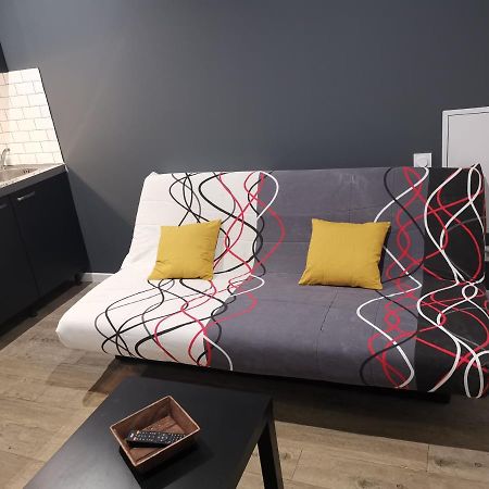 Studio Cosy Au Pied Du Metro Flachet Villeurbanne Bagian luar foto